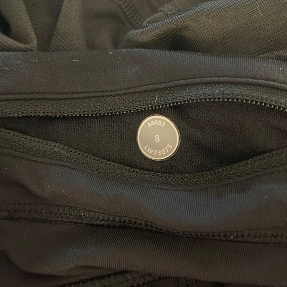 Lululemon - Shorts - Picture 9 of 9